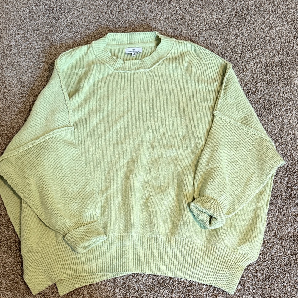 Women’s sweater green size M